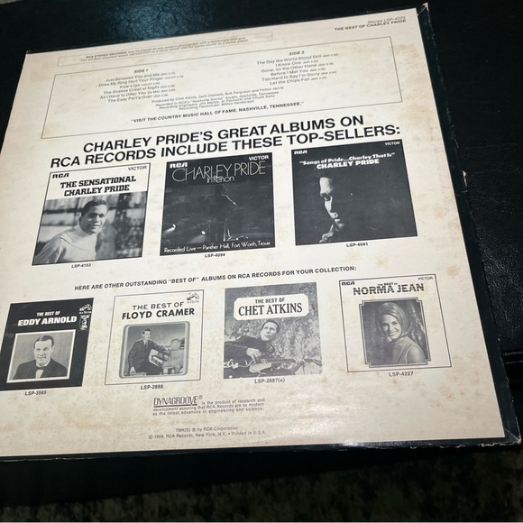 The Best of Charley Pride vintage vinyl record from 1969 - Picture 5 of 11